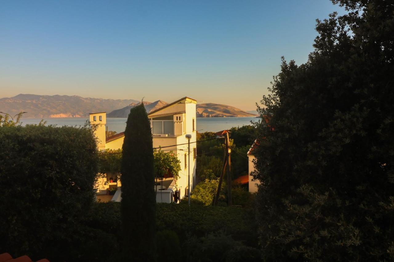 Apartments Blue And Green With Balcony Baška Buitenkant foto